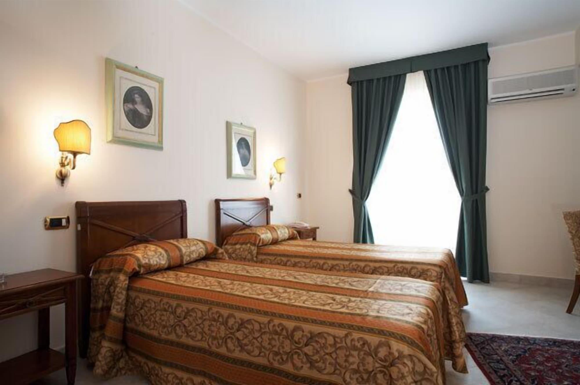 Hotel Delle Palme Фалконе Екстериор снимка