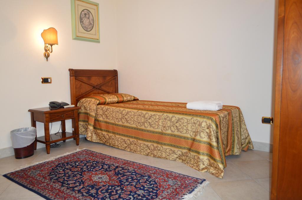 Hotel Delle Palme Фалконе Стая снимка