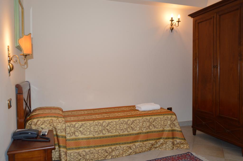 Hotel Delle Palme Фалконе Стая снимка
