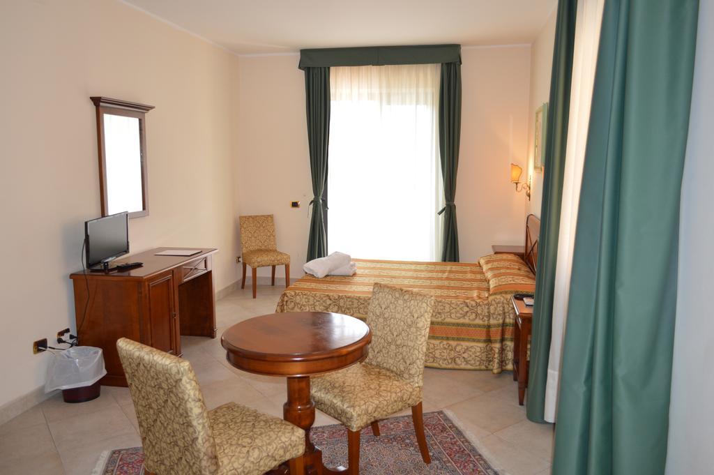 Hotel Delle Palme Фалконе Стая снимка