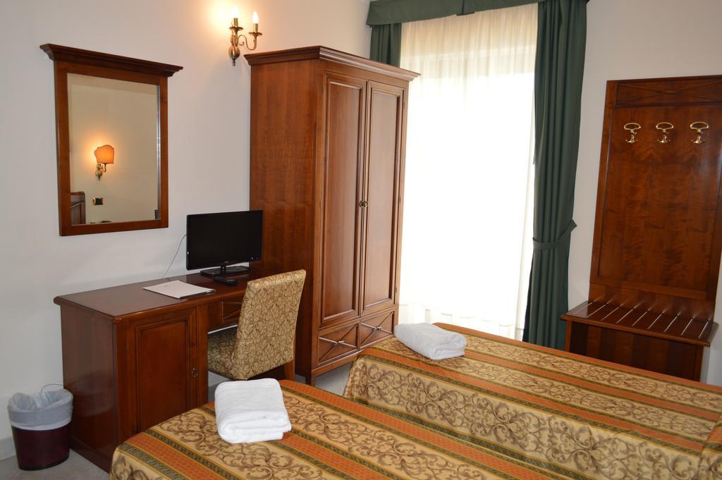 Hotel Delle Palme Фалконе Стая снимка