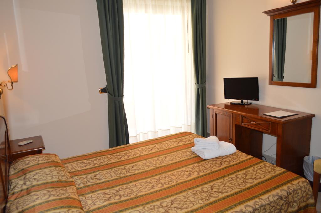 Hotel Delle Palme Фалконе Стая снимка