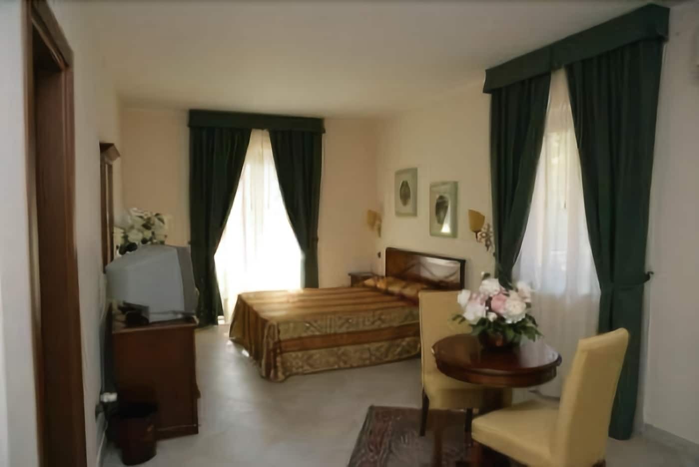 Hotel Delle Palme Фалконе Екстериор снимка